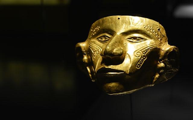 Héroes anónimos y emblemas de un país naciente: un recorrido por el Museo del Oro y la exposición El tigre no es como lo pintan