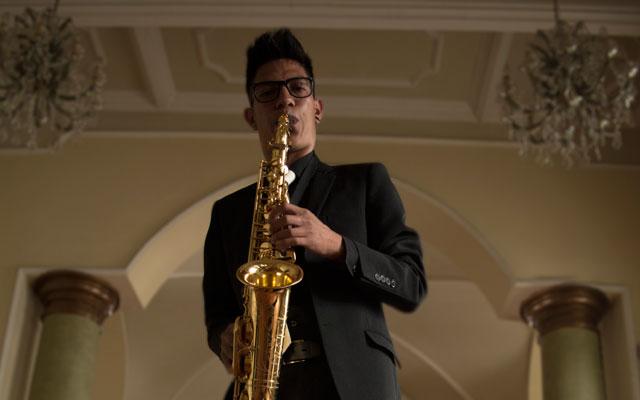 JONATHAN ROSERO, saxofón