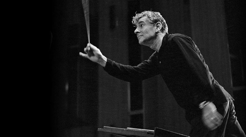 Centenario Leonard Bernstein / Orquesta Filarmónica Juvenil y Coro Filarmónico Juvenil. José Alejandro Roca (director)